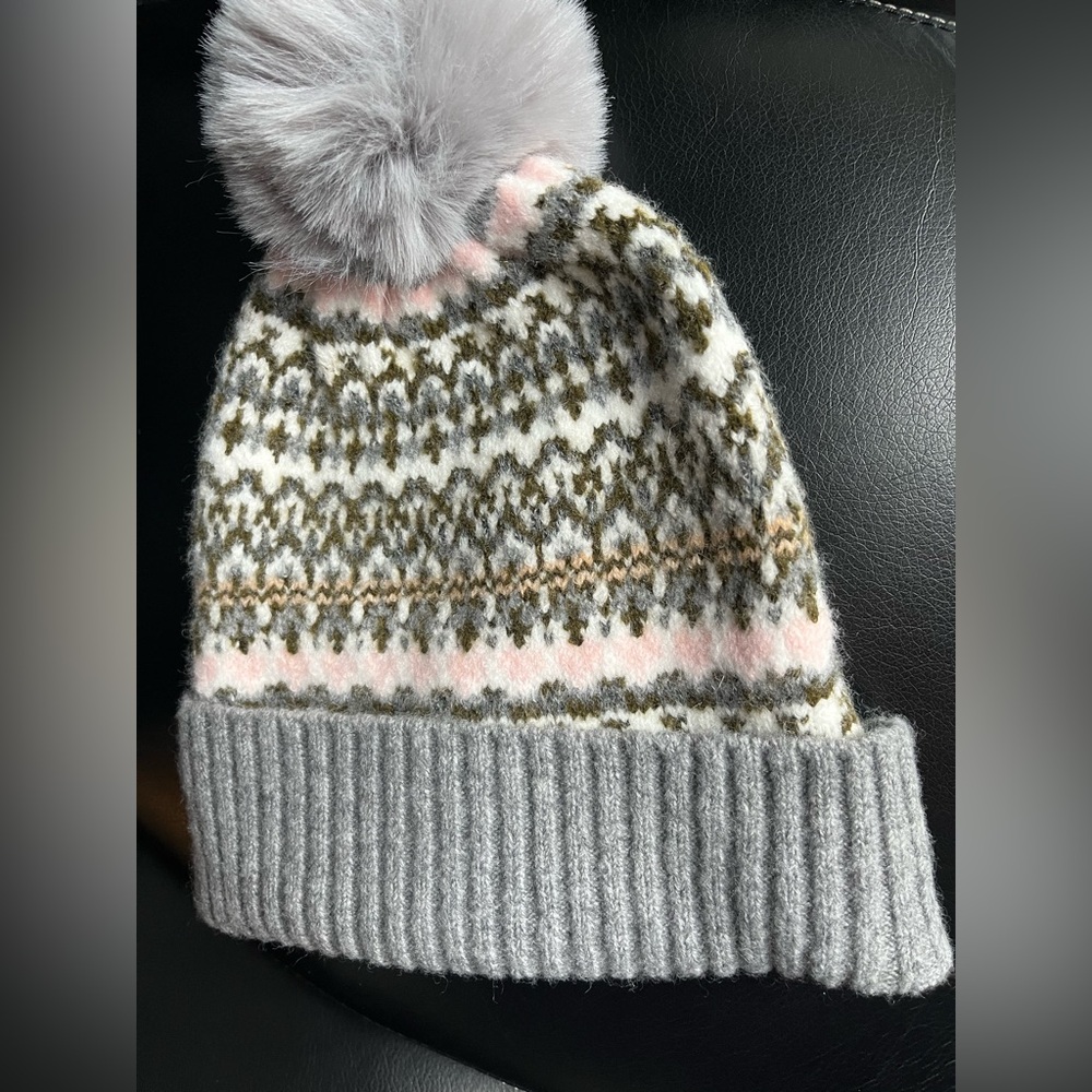 Sonoma fair isle hat with pom - Picture 3 of 5